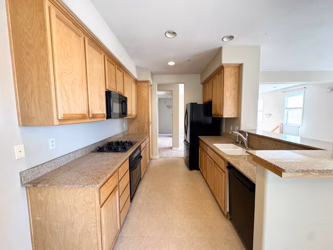 3773 Finnian Way, Dublin, CA 94568 photo 2