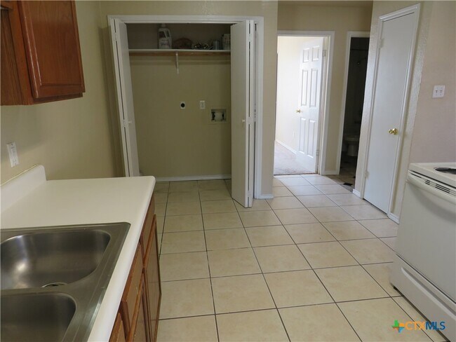 1602 Benttree Dr Killeen, TX 76543 photo 5