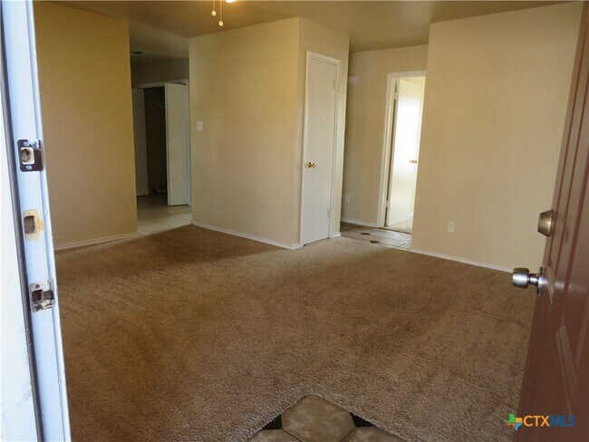 1602 Benttree Dr Killeen, TX 76543 photo 2