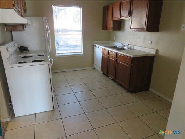 1602 Benttree Dr Killeen, TX 76543 photo 4