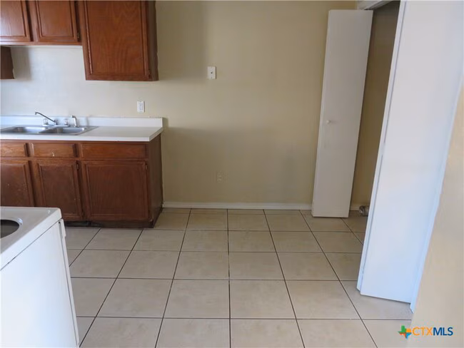 1602 Benttree Dr Killeen, TX 76543 photo 3