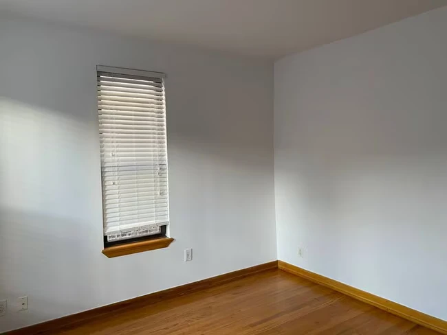 8608 3rd Ave Brooklyn, NY 11209 photo 4