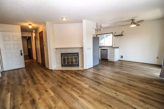 12717 NE 170th Ln Woodinville, WA 98072 photo 5