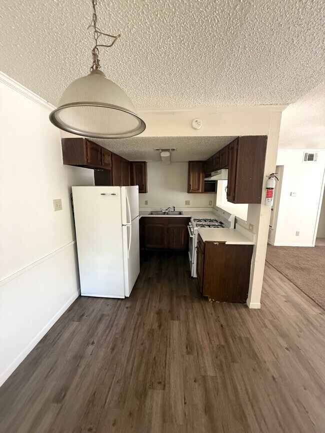 109 Smith Ln San Marcos, TX 78666 photo 2