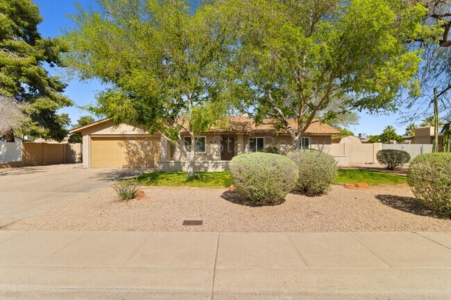 4910 E Sunnyside Dr Scottsdale, AZ 85254 photo 2