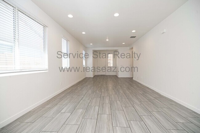 9129 W Sells Dr photo 5