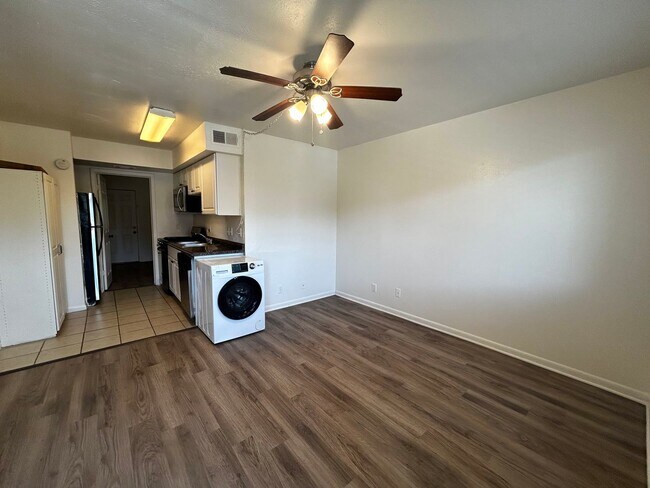 1010 W 23rd St Austin, TX 78705 photo 3