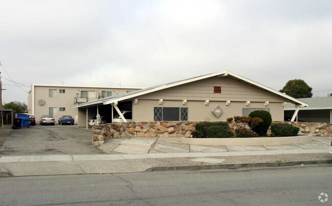 Welcome To Tamarack Gardens! Located In The Heart Of Sunnyvale photo 4