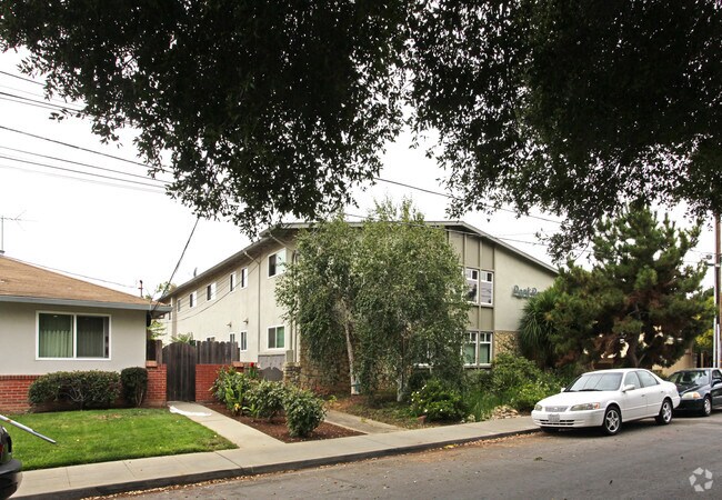 Park Drive Apartments photo 3