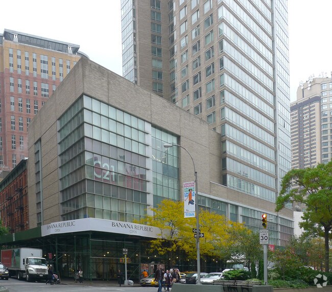 One Lincoln Square photo 5