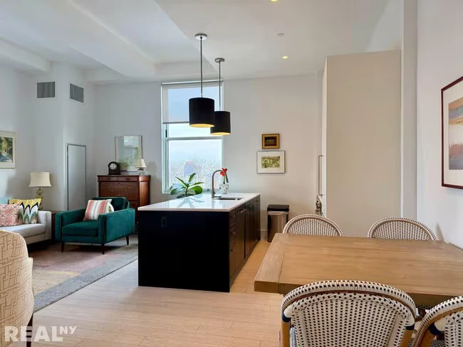 30 Morningside Dr New York, NY 10025 photo 2