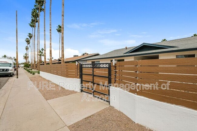 3237 N 66th St Scottsdale, AZ 85251 photo 2