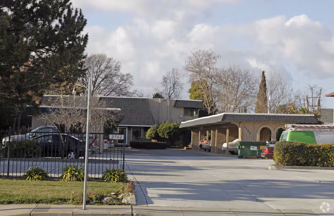 2762 Grove Way, Castro Valley, CA 94546 photo 3
