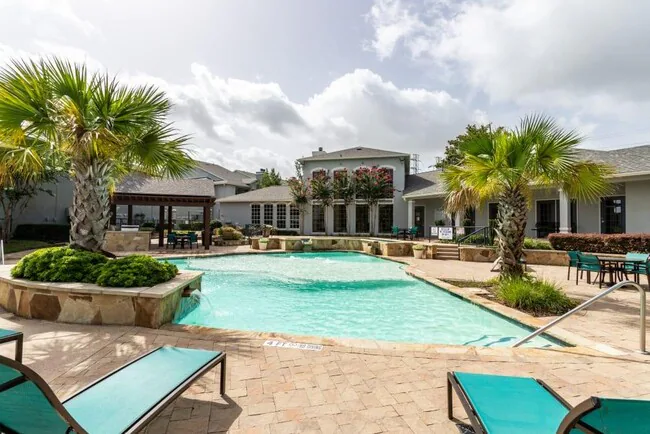 Signature Point Apartment Homes photo 2
