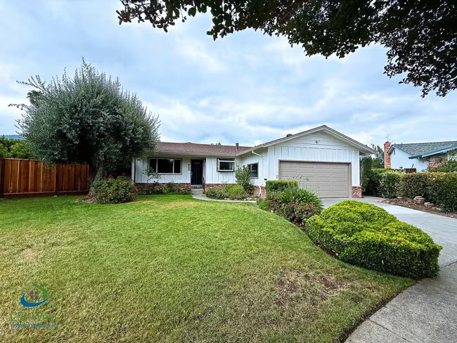 1370 Fernwood Ln Gilroy, CA 95020 photo 2