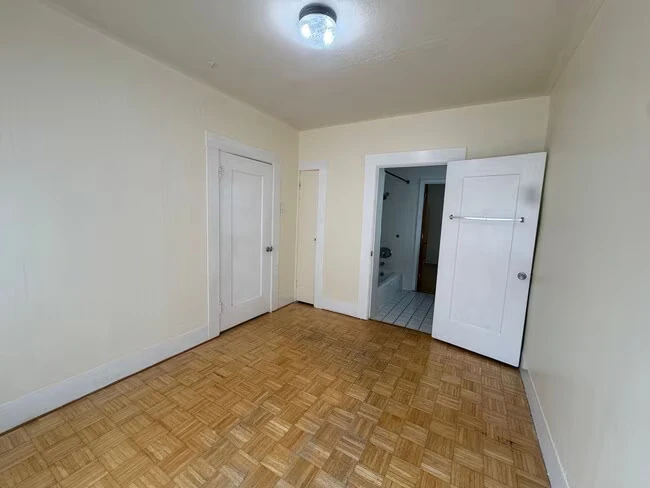 5913 Vallejo St Emeryville, CA 94608 photo 5