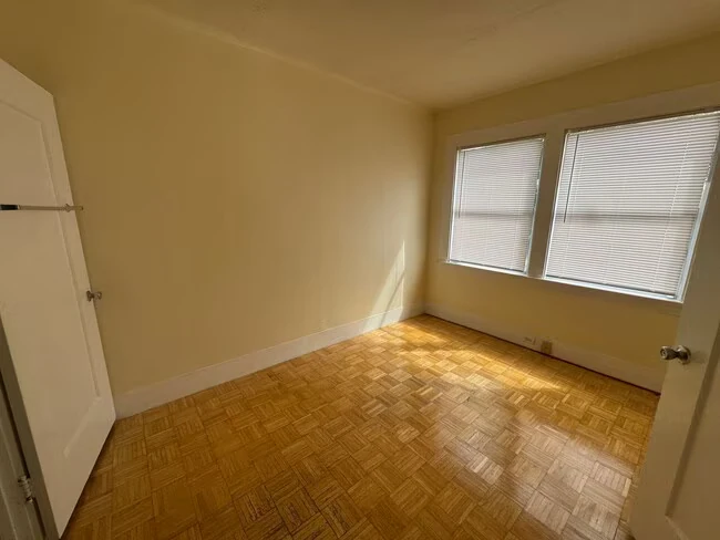 5913 Vallejo St Emeryville, CA 94608 photo 4