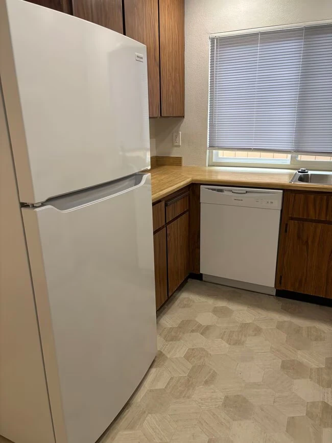 1068 Wightman Way Santa Rosa, CA 95401 photo 3