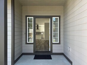 3002 Roald Ave SE Olympia, WA 98501 photo 3