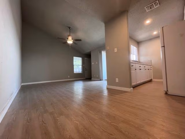 409 Blackson Ave Austin, TX 78752 photo 3
