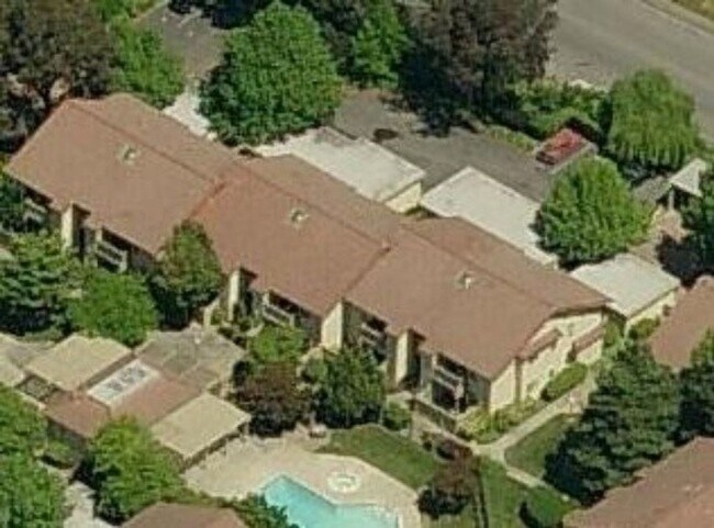 21 Las Moradas Circle, San Pablo, CA 94806 photo 3