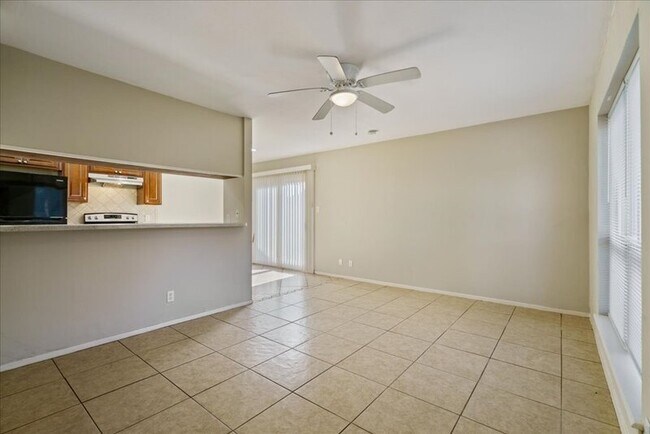 1703 Coronado Hills Dr Austin, TX 78752 photo 3