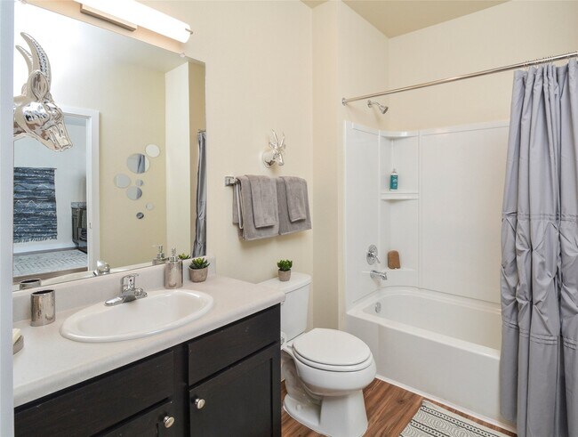 10148 Culebra Rd San Antonio, TX 78251 photo 2
