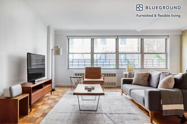210 W 89th St New York, NY 10024 photo 4