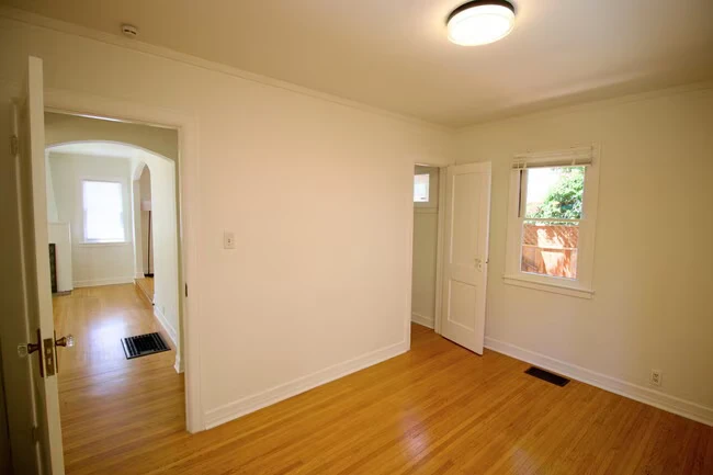 212 Gilbert Ave Menlo Park, CA 94025 photo 3