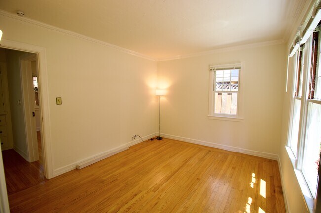 212 Gilbert Ave Menlo Park, CA 94025 photo 4