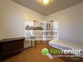 7630 S Yakima Ave photo 2