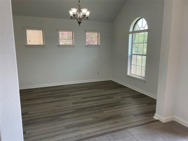 2444 Millbrook Loop Leander, TX 78641 photo 5