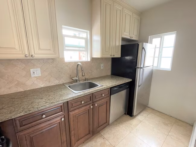 3967 1/2 Hamilton St San Diego, CA 92104 photo 4