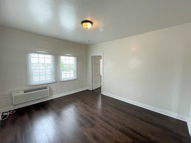 3967 1/2 Hamilton St San Diego, CA 92104 photo 2