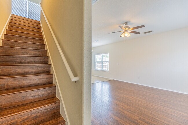 6403 Heathers Run San Antonio, TX 78227 photo 5