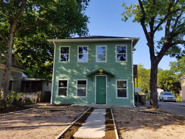 1008 E 49th St Austin, TX 78751 photo 2