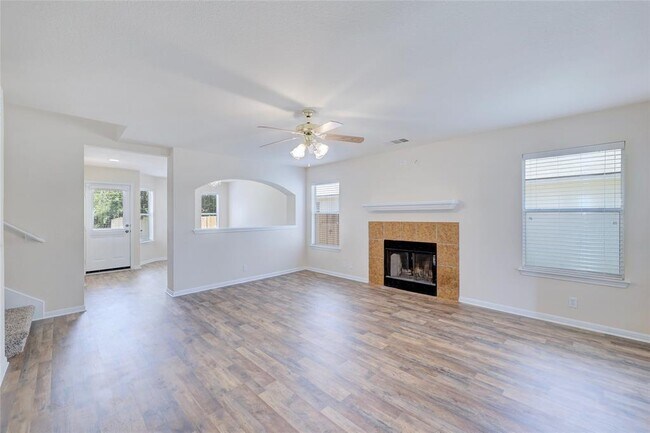 324 Avalanche Avenue, Georgetown, TX 78626 photo 2
