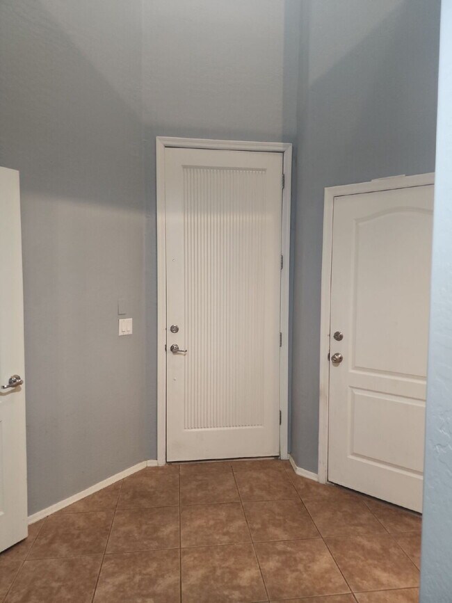705 W Queen Creek Rd Chandler, AZ 85248 photo 4