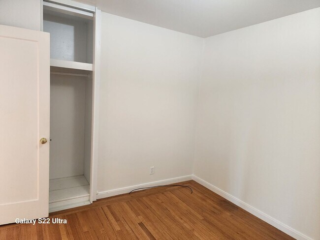 2 Bedroom Duplex in Martinez photo 4