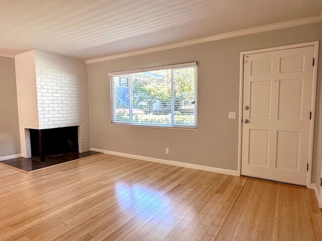Noel Court Apartments photo 3