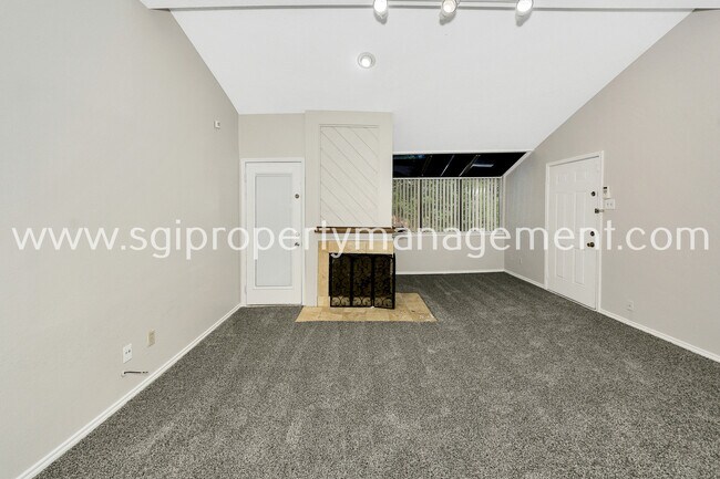 2101 Count Fleet Dr Arlington, TX 76011 photo 5
