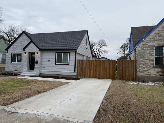 1019 East Waco Avenue, Dallas, TX 75216 photo 3