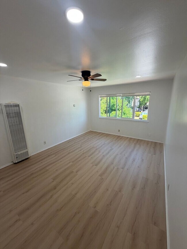 831 Opal Dr San Jose, CA 95117 photo 2