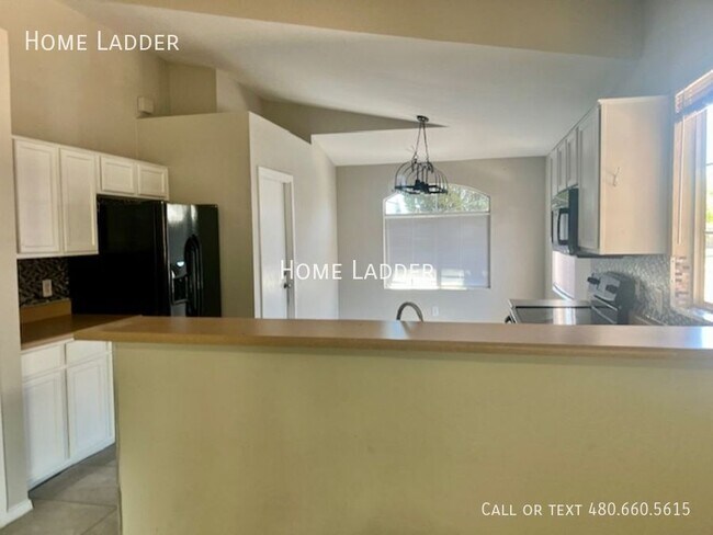 511 S Torrence Mesa, AZ 85208 photo 3