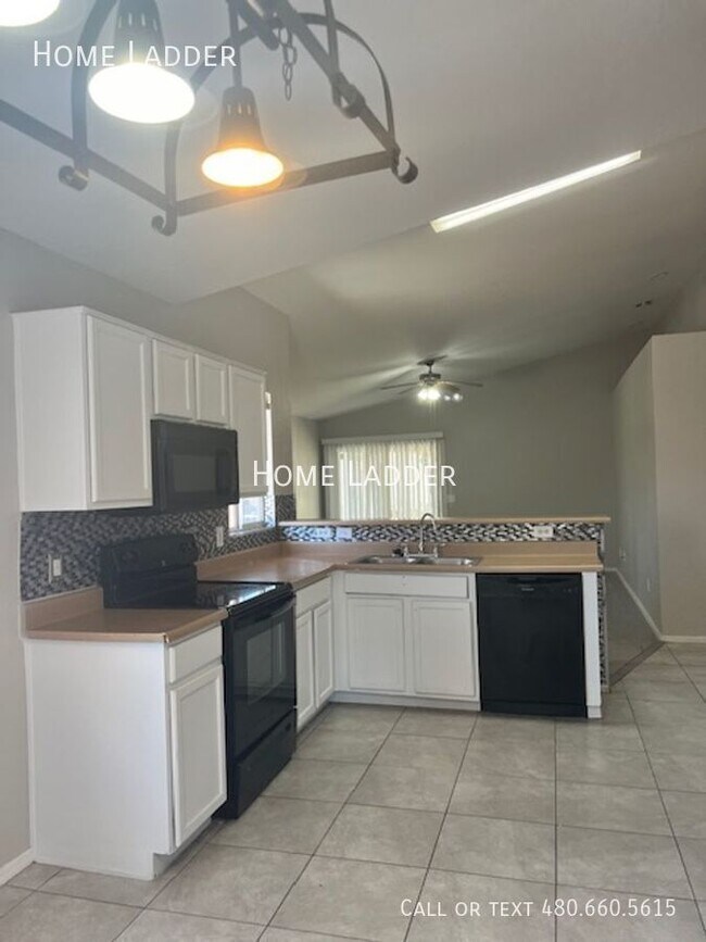 511 S Torrence Mesa, AZ 85208 photo 4