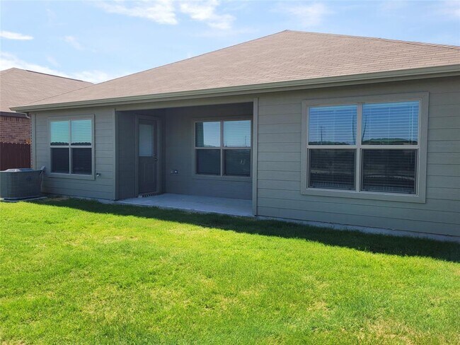 153 Switchback Hl Rd Newark, TX 76071 photo 4