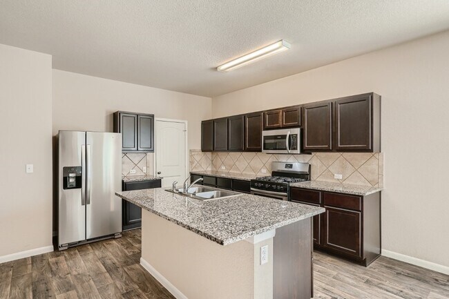 237 Hess Dr Kyle, TX 78640 photo 3
