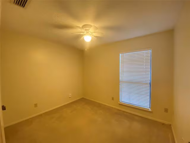 1908 Chasewood Cir Arlington, TX 76011 photo 4