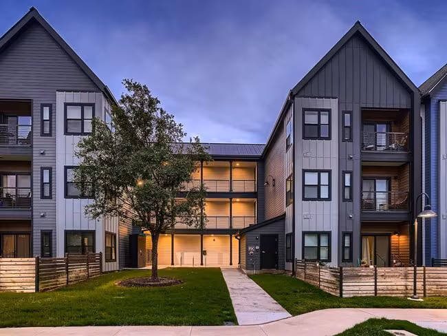 3101 Govalle Ave Austin, TX 78702 photo 4