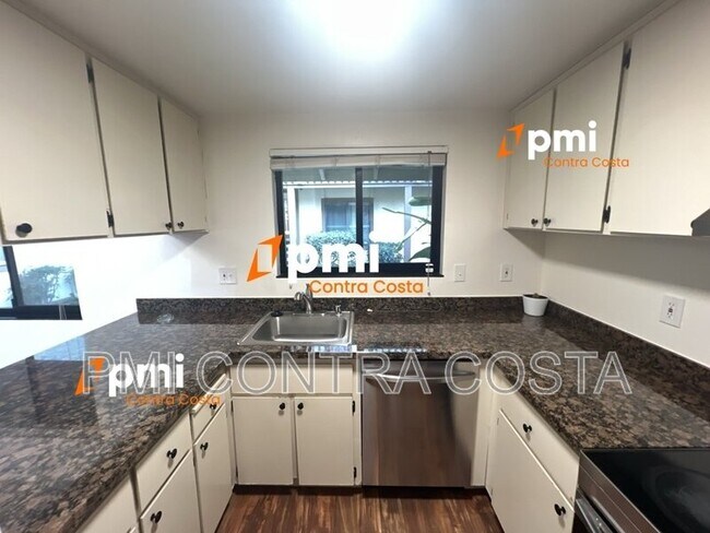 2405 Shadow Ln photo 3
